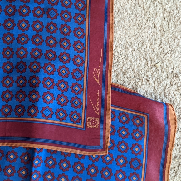 Vintage Anne Klein silk scarf - Picture 3 of 3